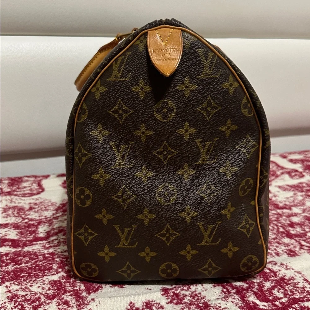 Louis Vuitton Monogram Speedy 40